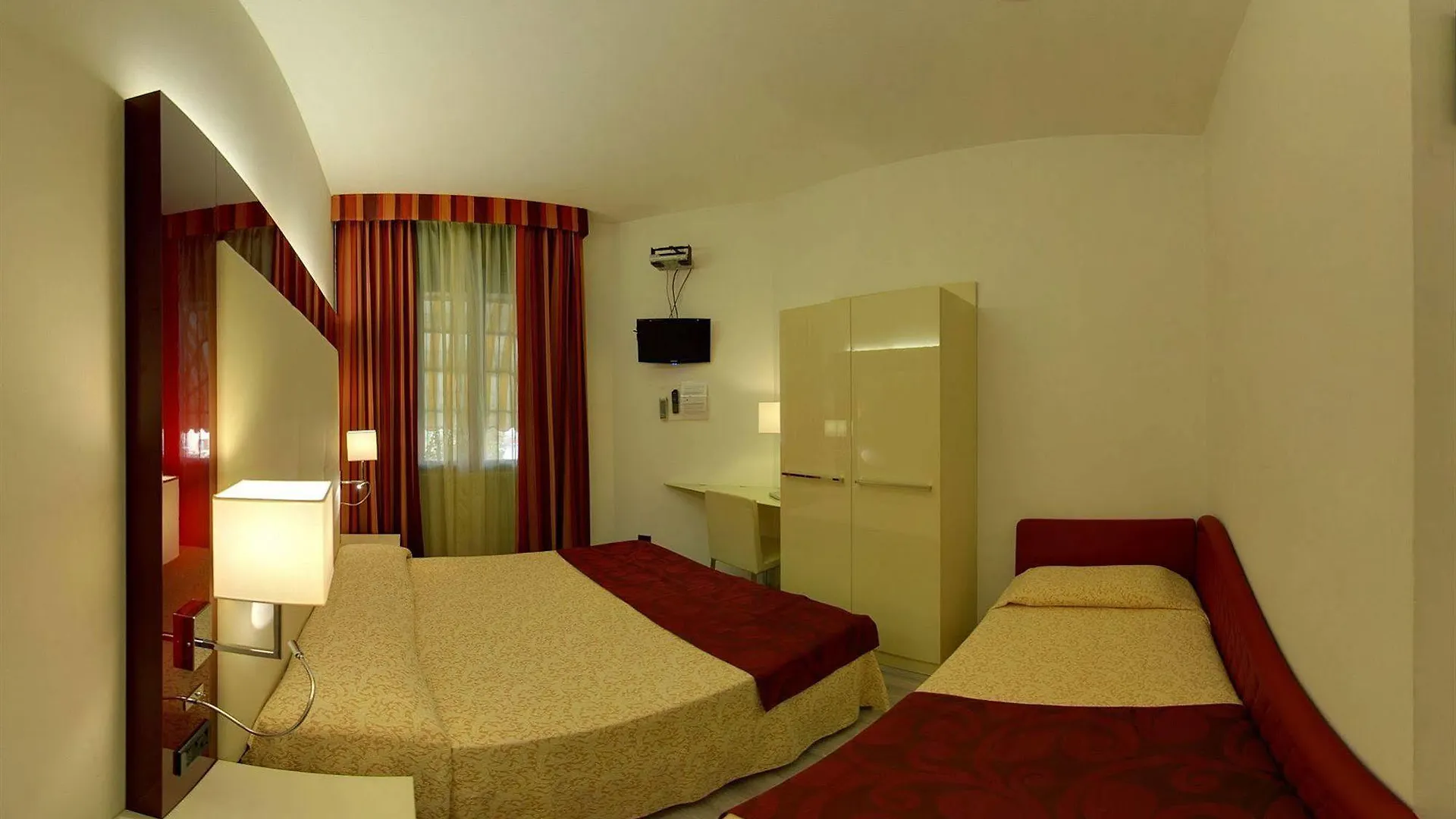 Green Park Hotel 페스키에라델가르다