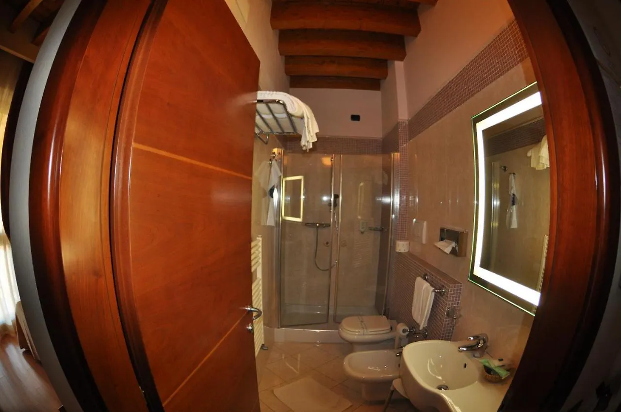 Green Park Hotel 페스키에라델가르다
