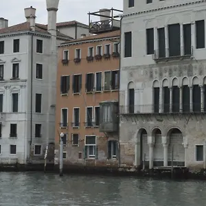 Gasthuis Leon Bianco On The Grand Canal