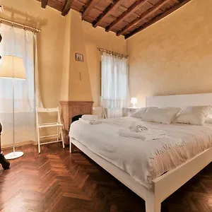 Wine Trebbiano Apartment Florence
