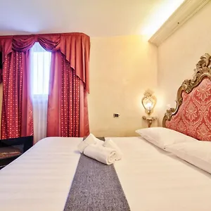 Hotel Vecellio On The Lagoon