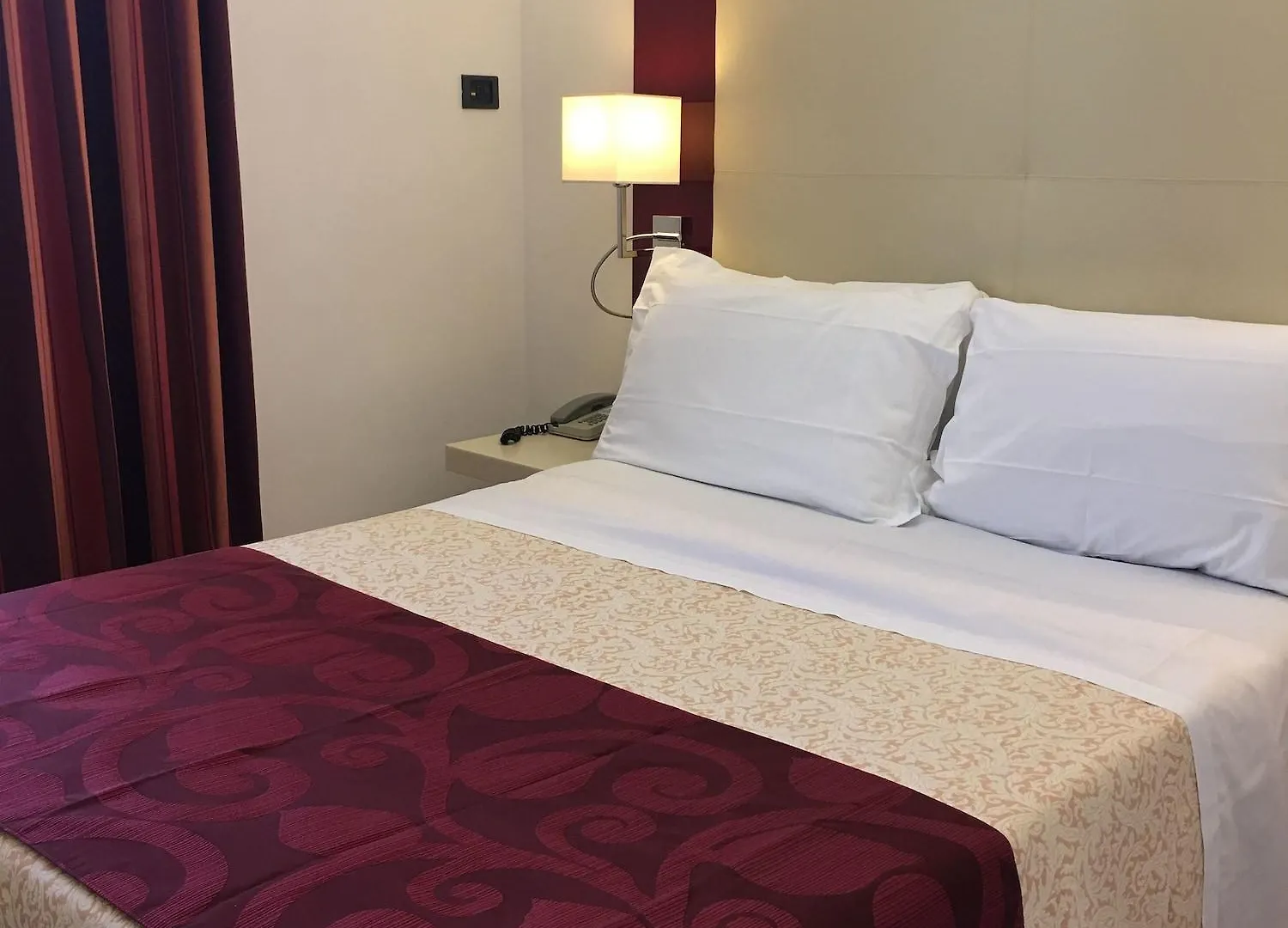 Green Park Hotel ペスキエーラ・デル・ガルダ 3*,
