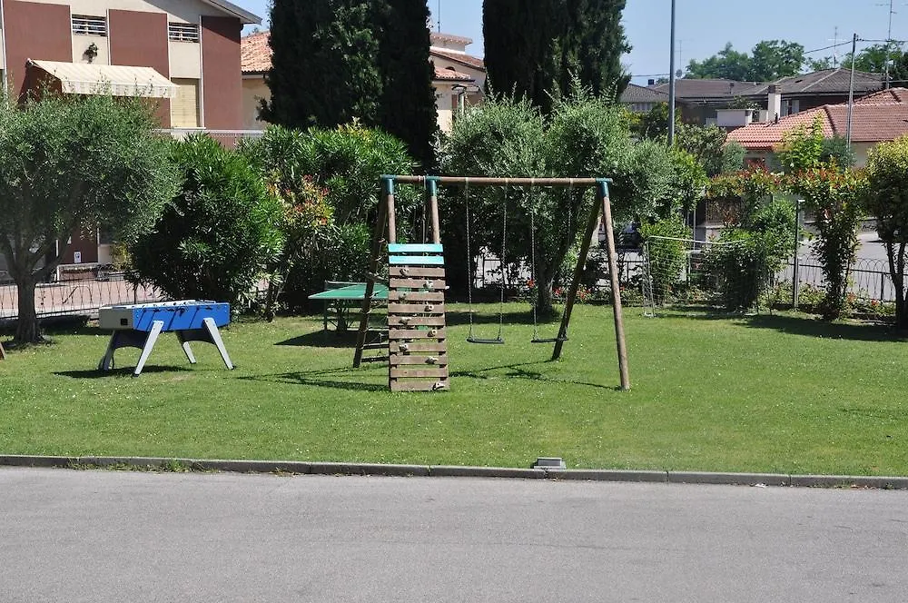 Green Park Hotel Peschiera del Garda 3*,  Italy