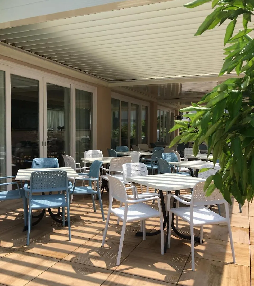 Green Park Hotel ペスキエーラ・デル・ガルダ 3*,  イタリア