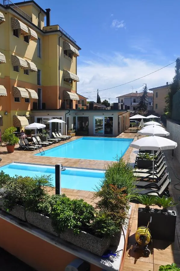 Green Park Hotel ペスキエーラ・デル・ガルダ 3*,  イタリア